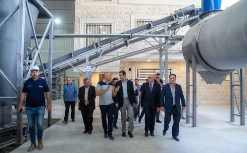 叙利亚重建征程 工厂信息化、女性工人世俗化与城市道路升级